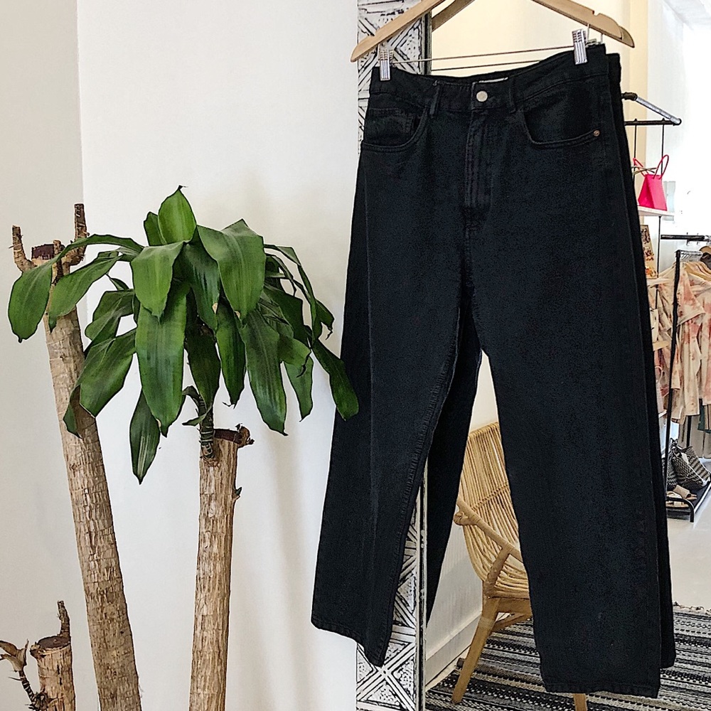 Zara Authentic Denim Mom Fit High Rise Jeans